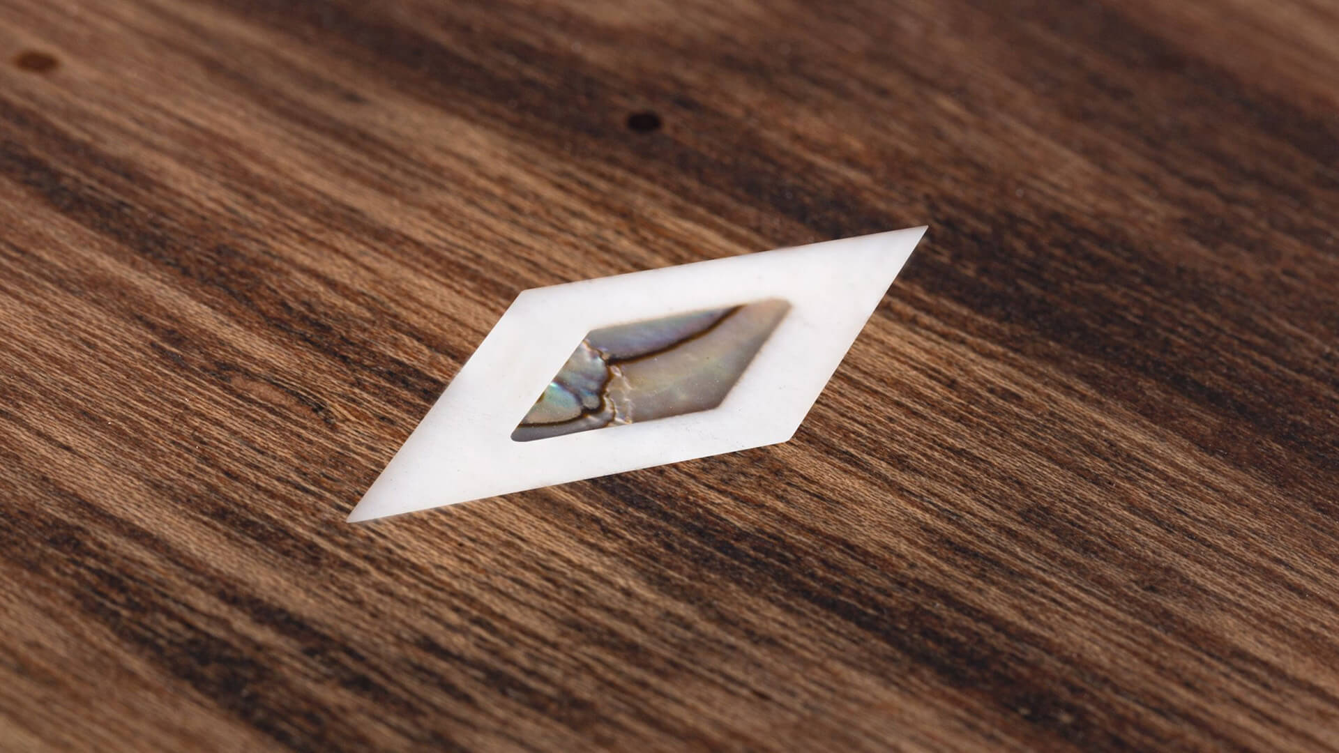 Imperial-Scottsdale-Whiskey-Pool-Table-Rail-Sight