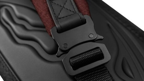 3x5-Predator-Metro-Hard-Cue-Case-Red-Strap-Detail